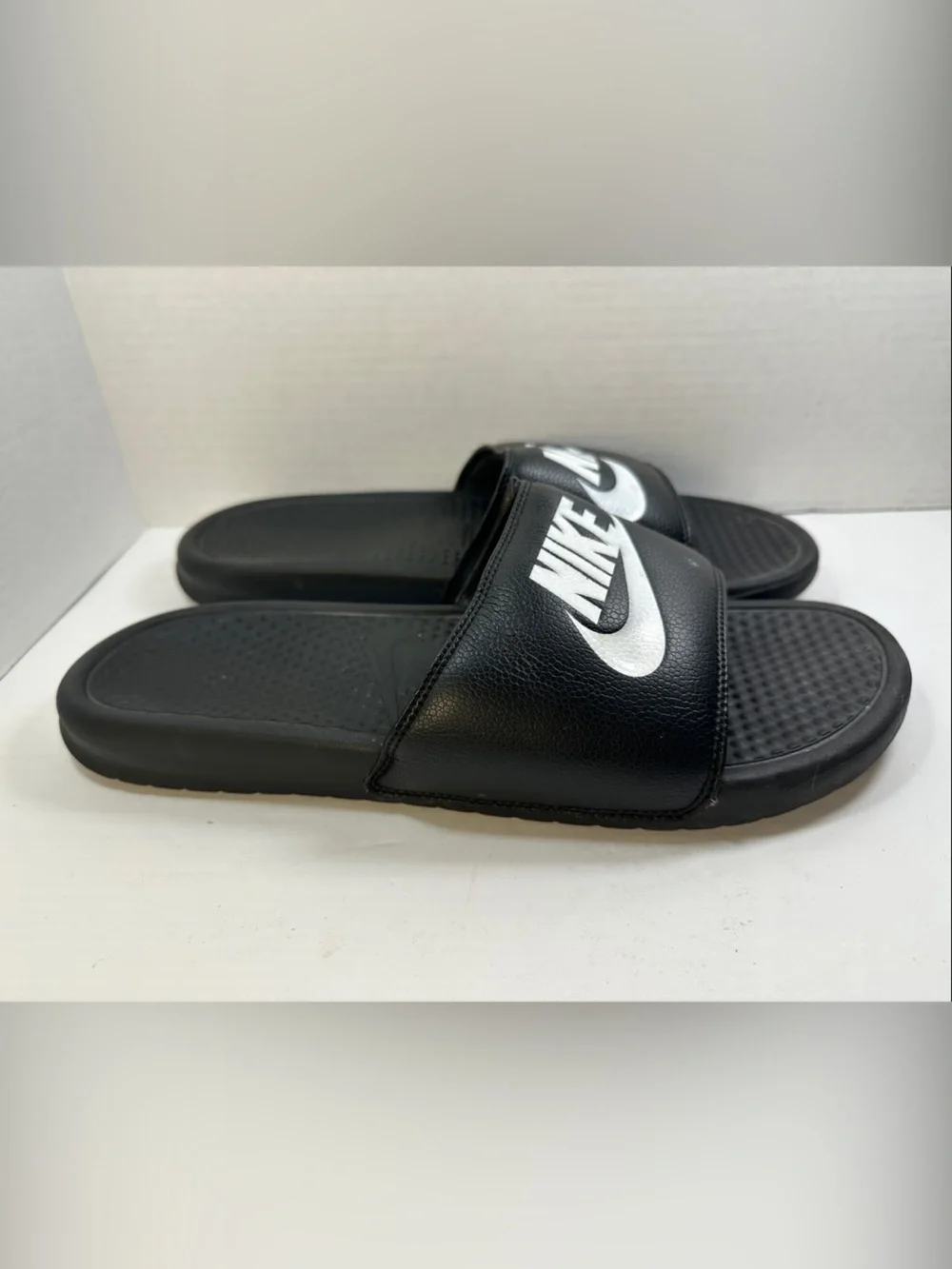 Nike Men’s Black Slides Sandals  Flip Flops Size 13